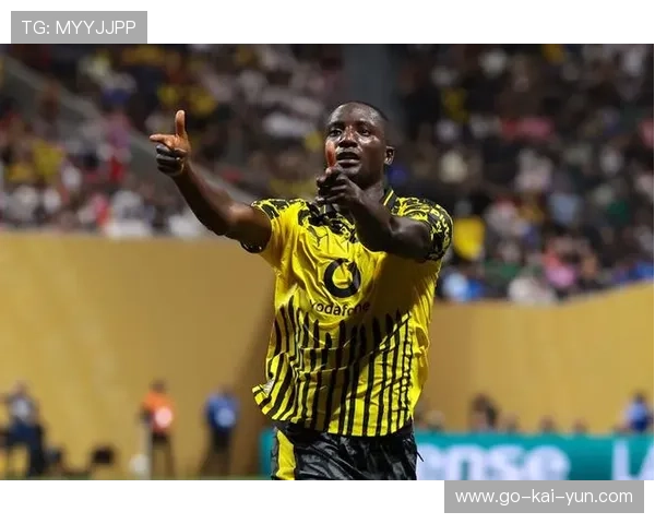 雅凯对阵朗斯左肩受伤离场，赛季首次伤缺影响雷恩后防